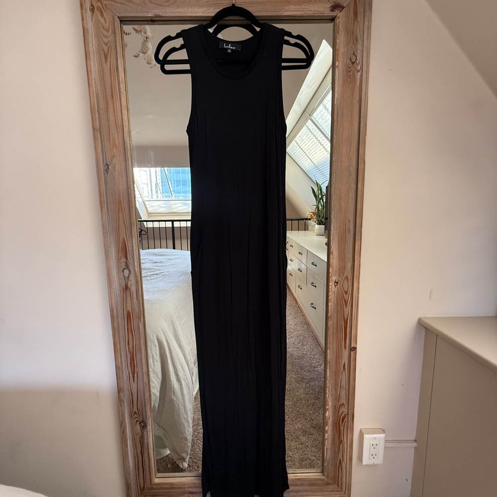 Shield and Sword Black Sleeveless Maxi Dress With Pockets